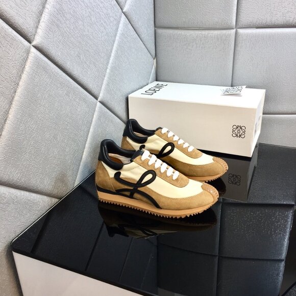 Loewe Flow RunnerSneakers💕 - Picture 7 of 9